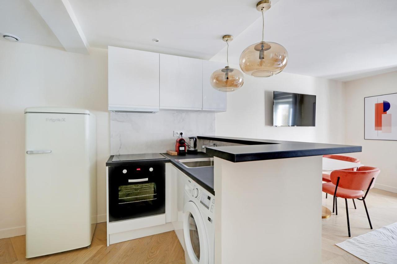 Pick A Flat's In Saint-lazare - Rue De Londres Paris