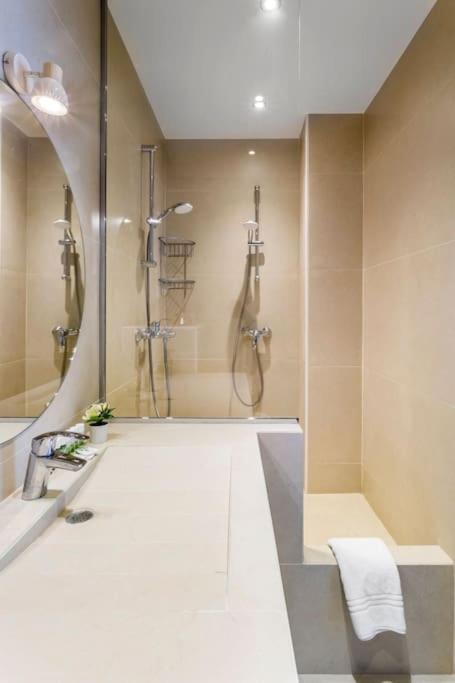 Apartment Sweety In Marais Paris