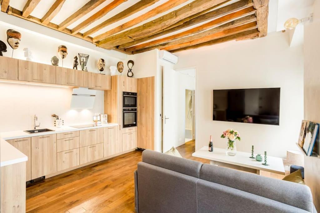 Apartment Sweety In Marais Paris