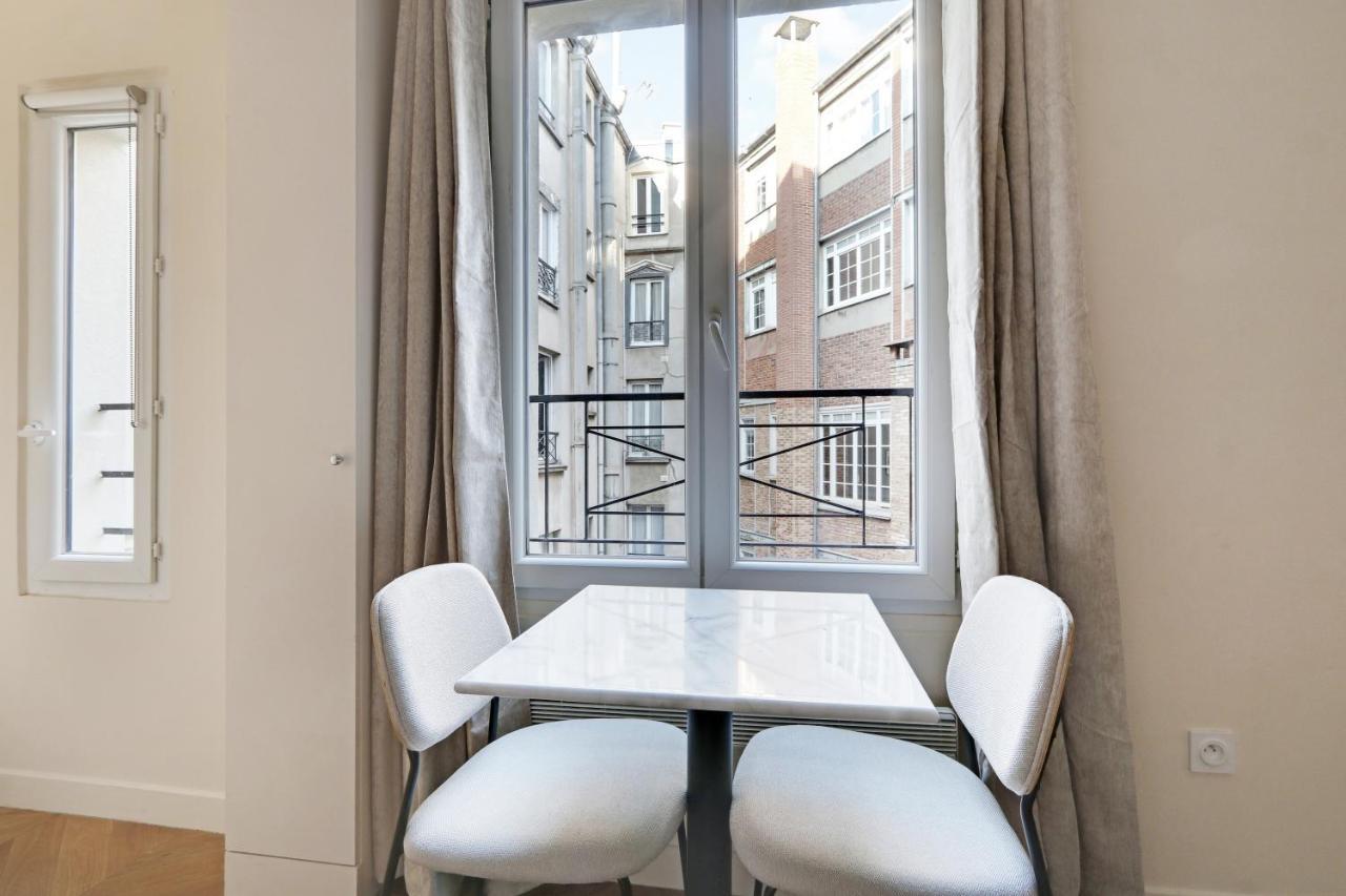 Pick A Flat's In Saint-lazare - Rue De Londres