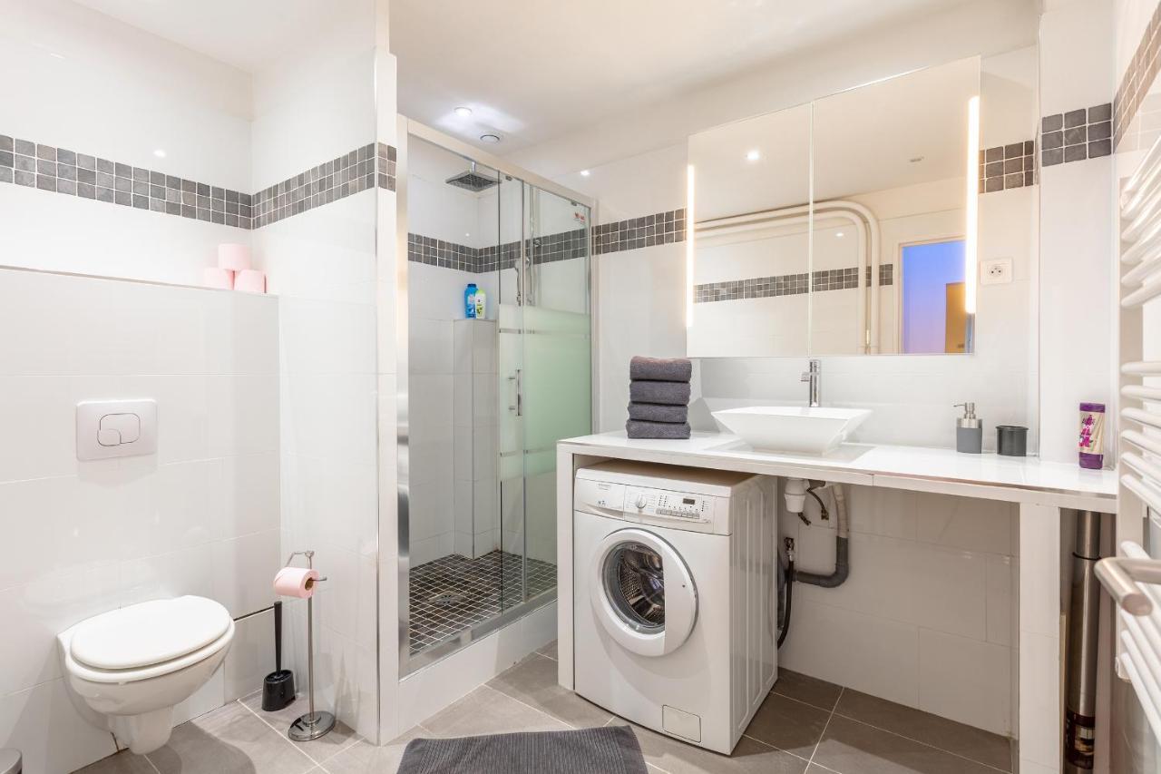 Victor Hugo Flat Paris