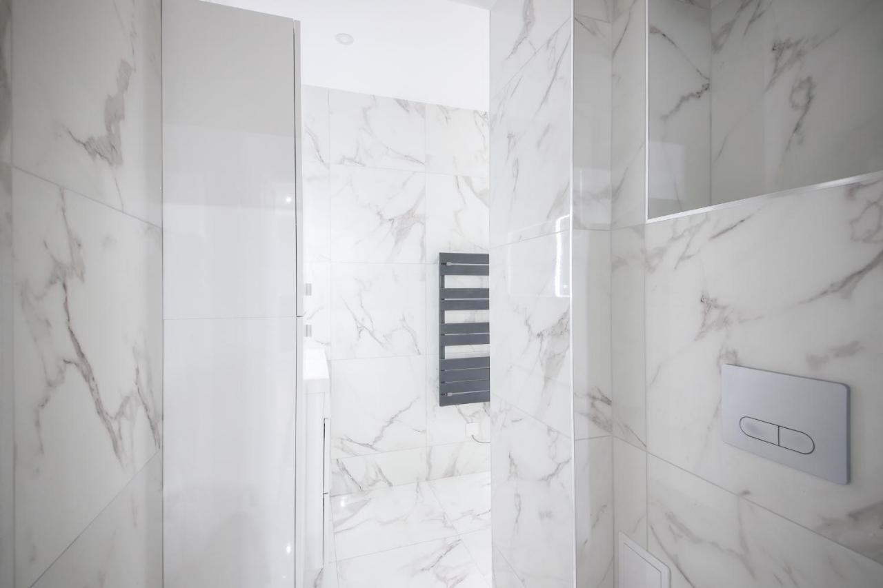 1#appart 4pers#2 Chambres#commerce#fullequipped#ac Apartamento
