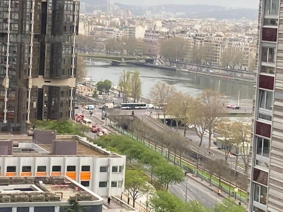 Apartment Seine& Spacious Flat Tour Eiffel Ac Paris