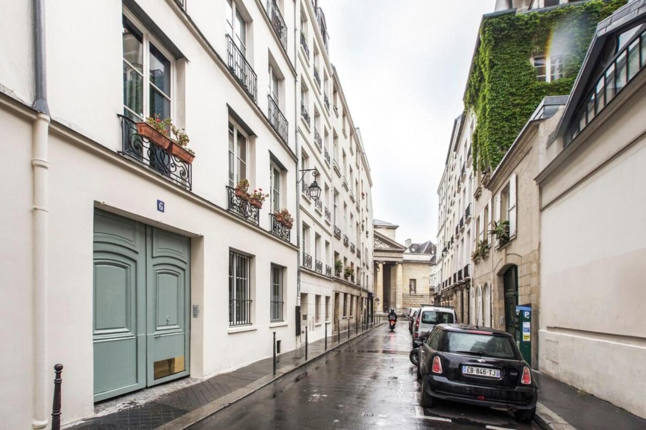 Appartement Modern In The Heart Of The Marais Paris