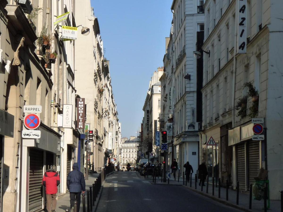 Royale 3 Bedroom, 2 Bathroom With Ac - Louvre Appartement
