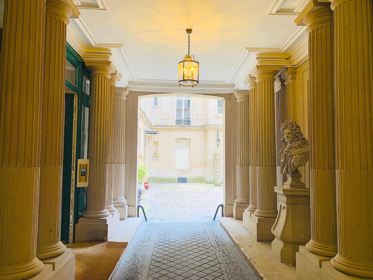 2 Bedrooms - Centre - Champs Elysees Paris