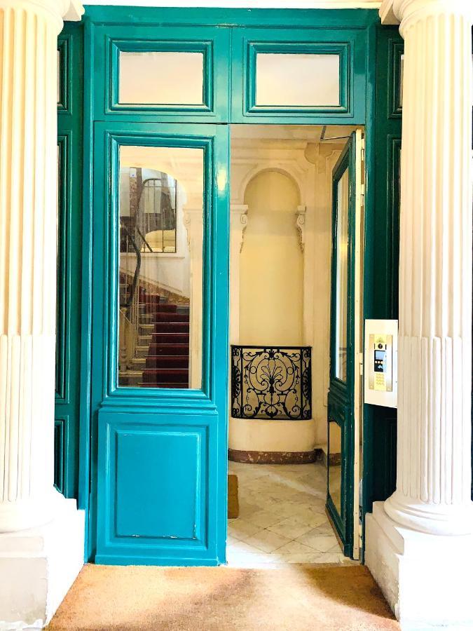 2 Bedrooms - Centre - Champs Elysees * Paris