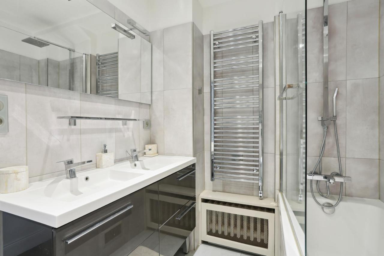 2 Bedroom Luxurious Next To Arc De Triumphe * Paris