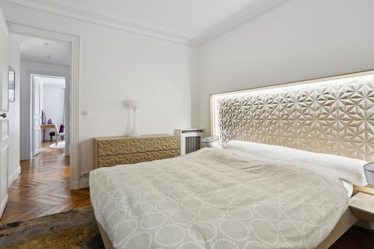 Appartement 2 Bedroom Luxurious Next To Arc De Triumphe Paris
