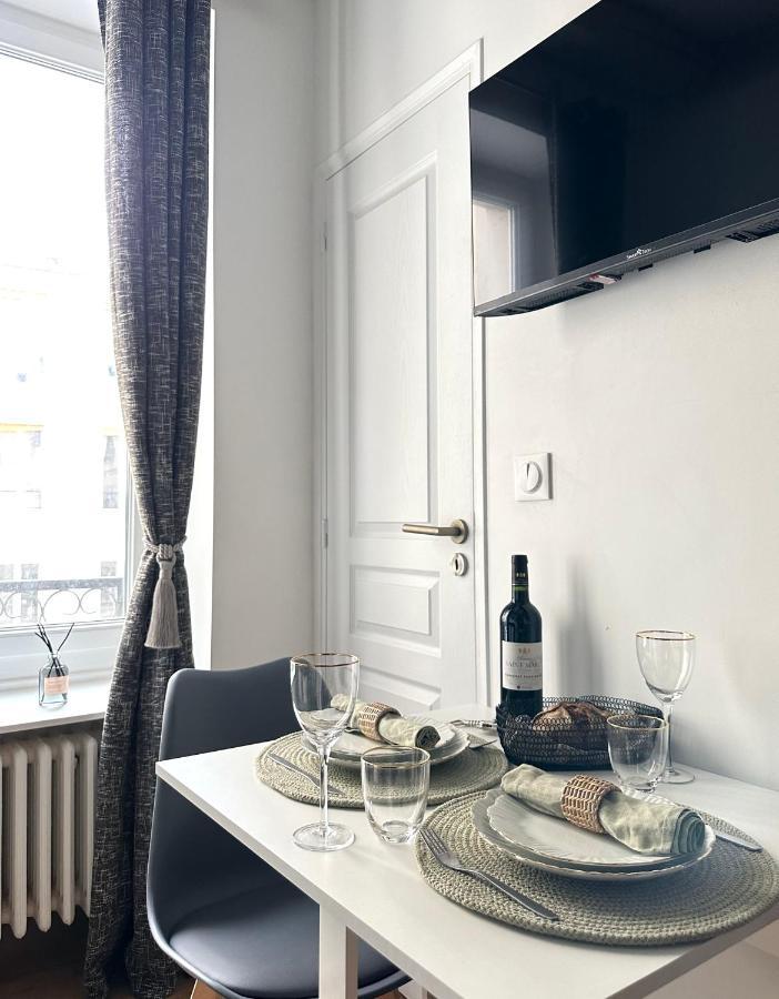1587 - Cozy In Apartment Paris