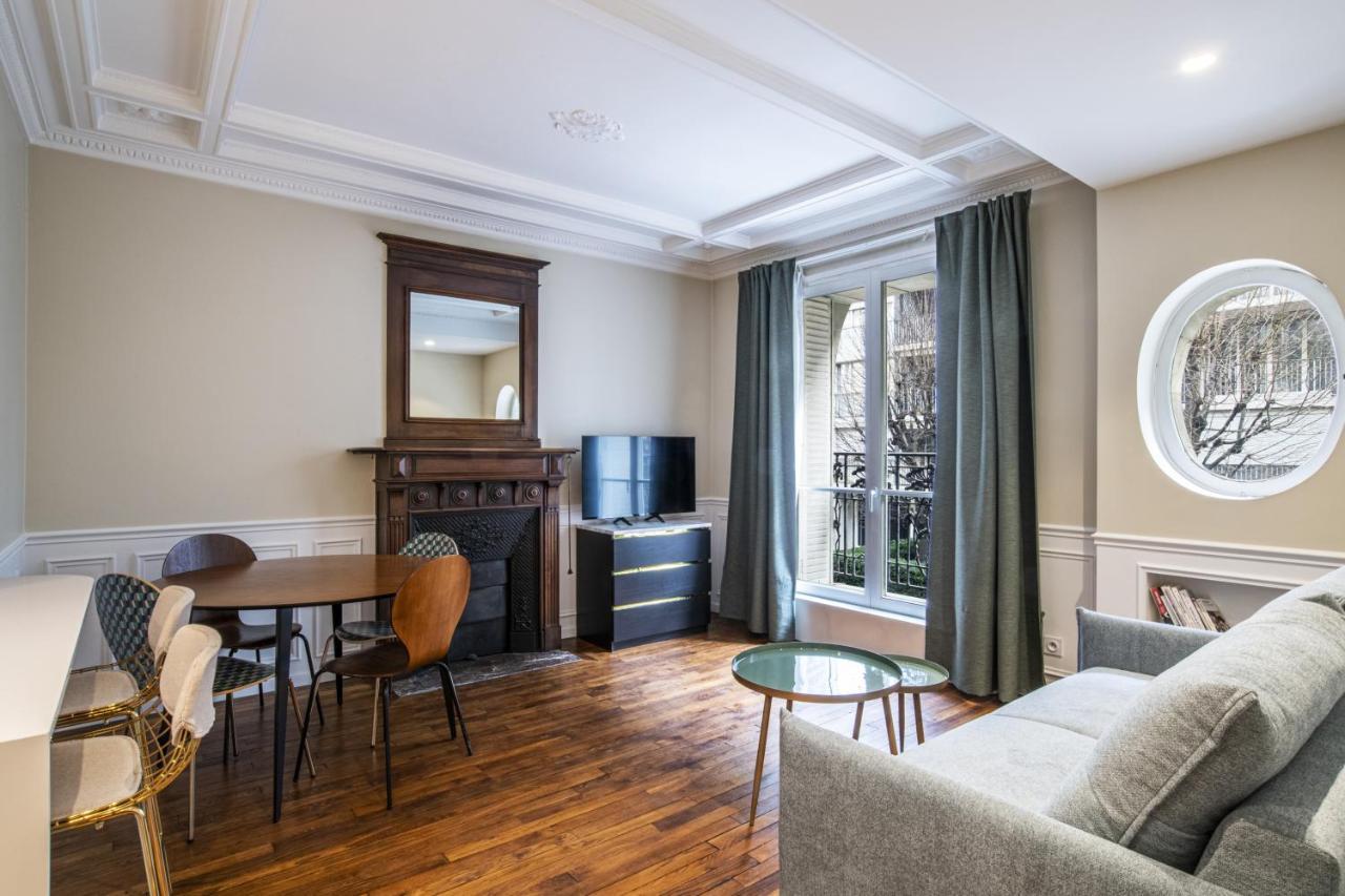Apartment Pick A Flat's Apartment- Rue Nelaton