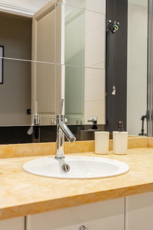 Apartment Luxury Living In Passy