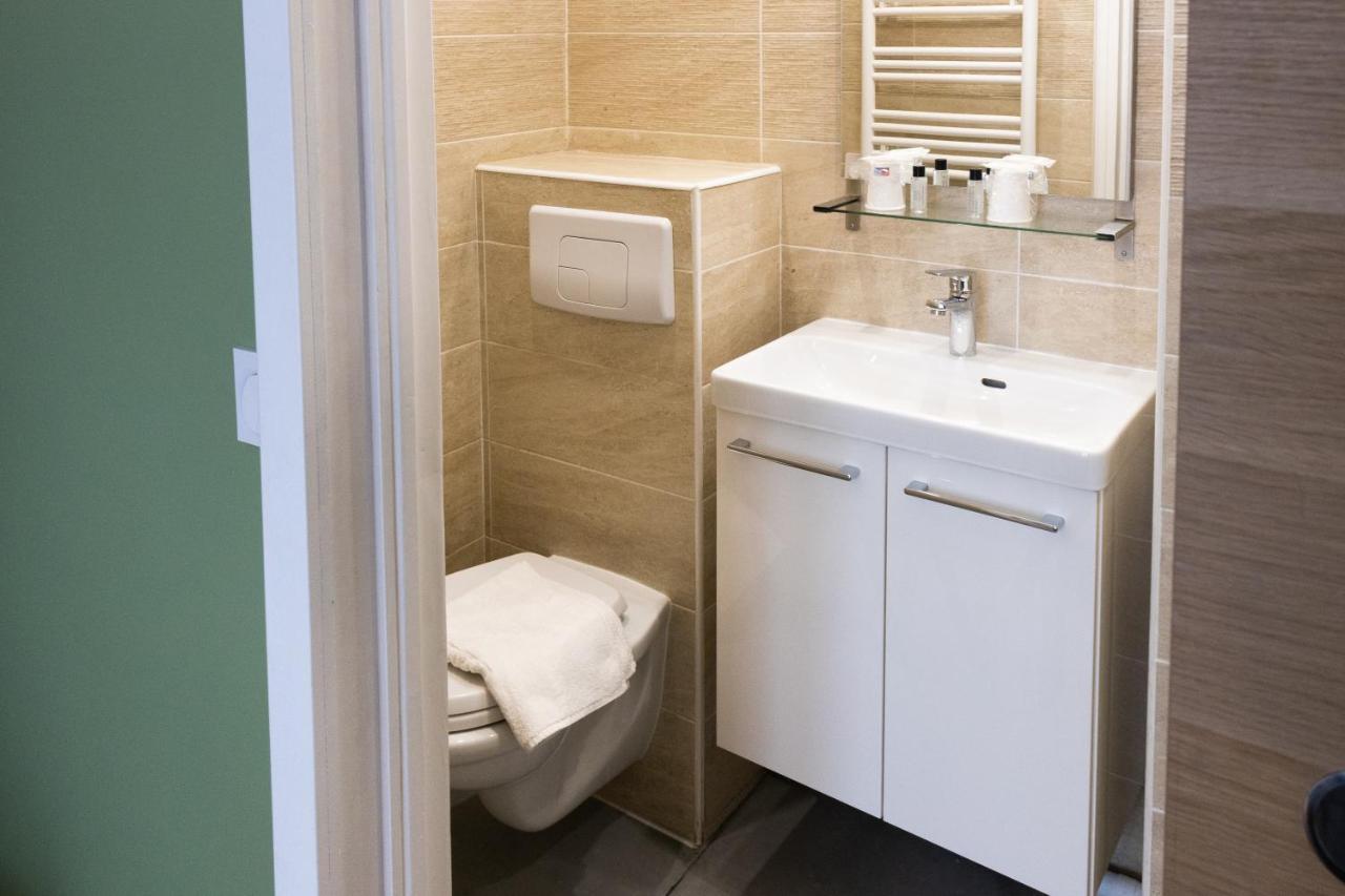 Luxia Hotel 2*