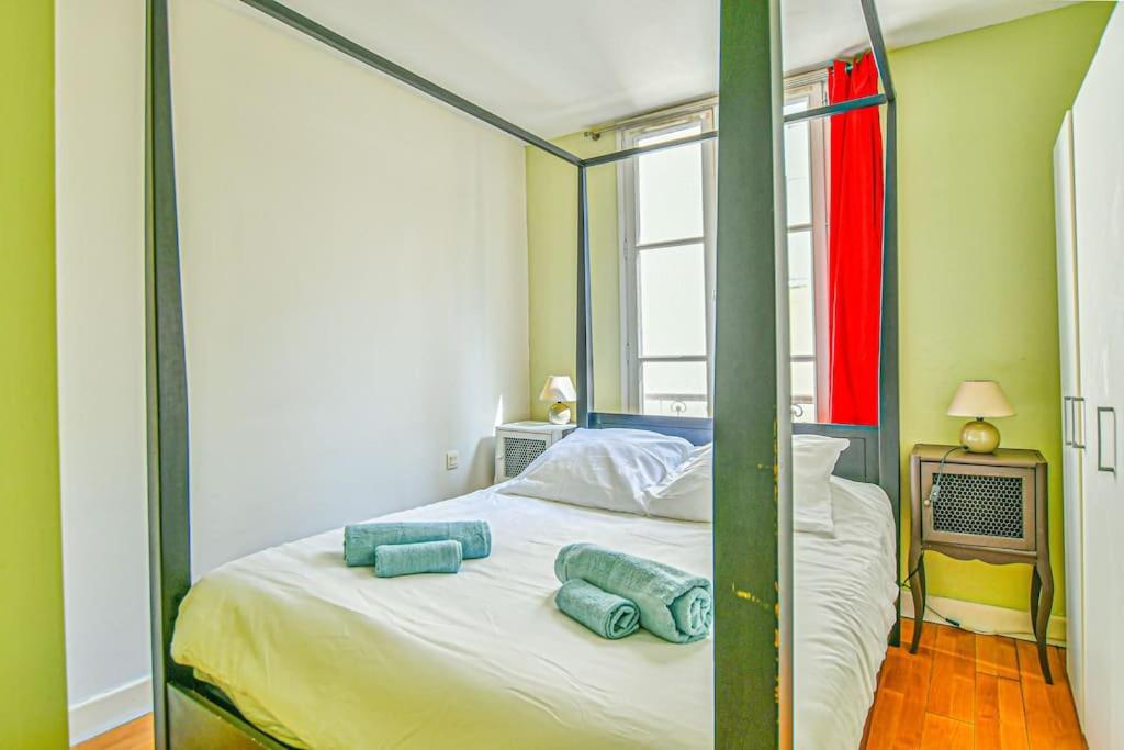 Bright Parisian Flat - Marais * Paris