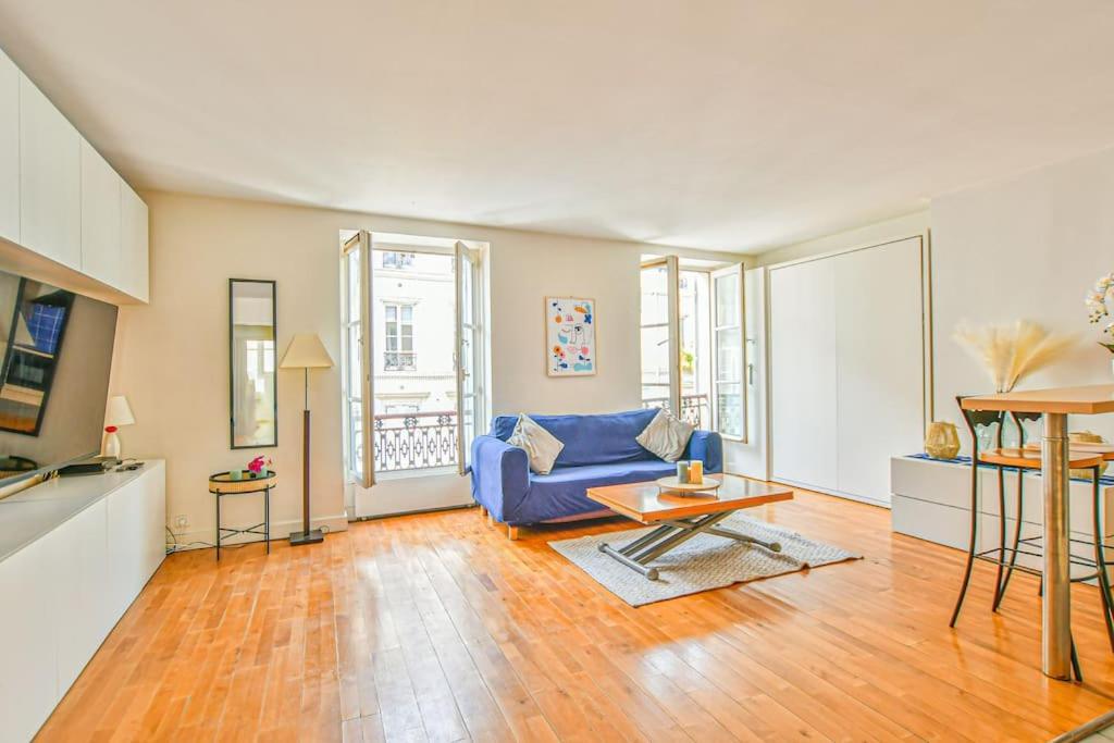 Bright Parisian Flat - Marais * Paris