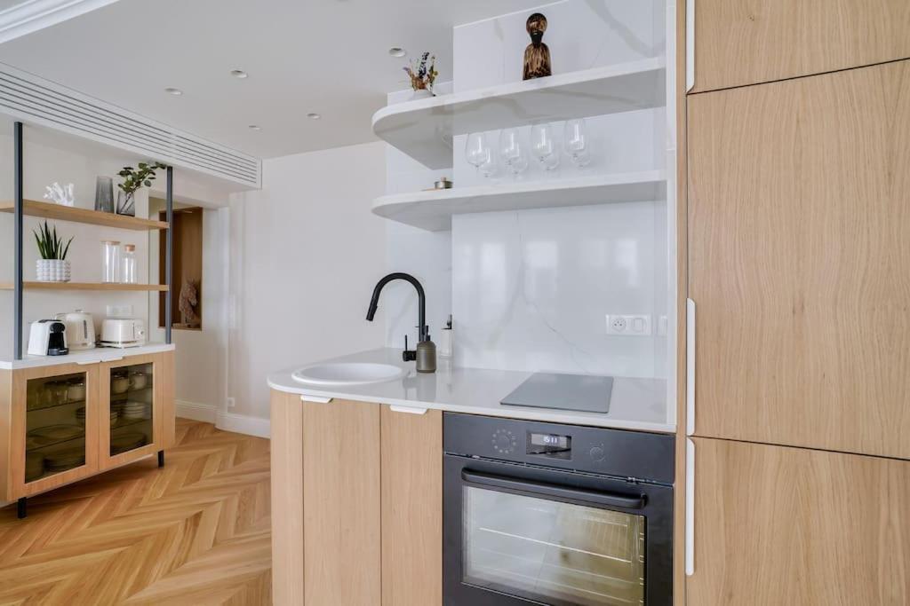 Amazing For 6 In The Center Of Apartment *