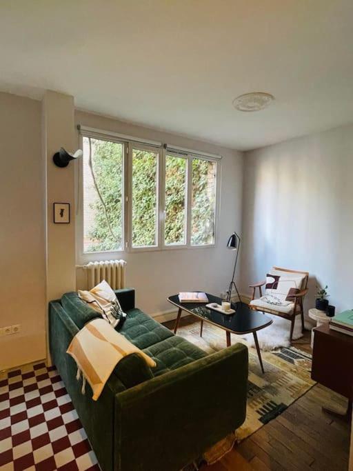 - Montmartre Apartment Paris