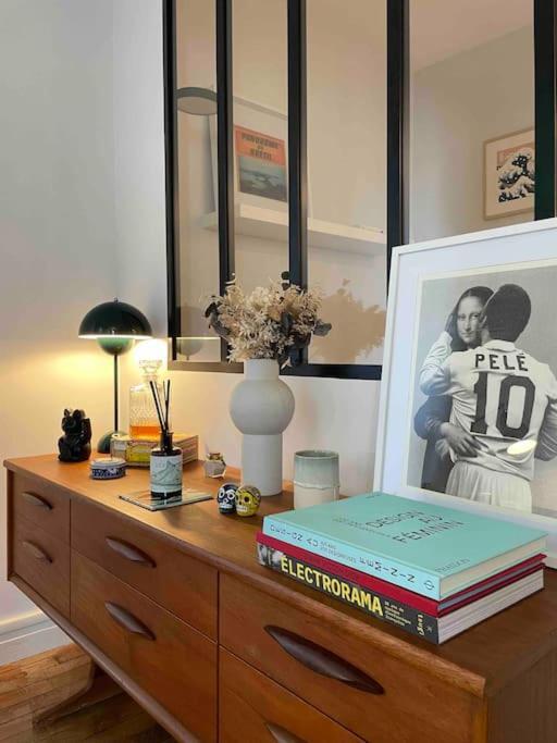 - Montmartre Apartment
