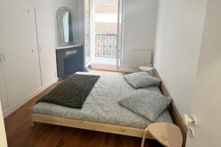 New Entiry Apartment-private In Apartment Paris