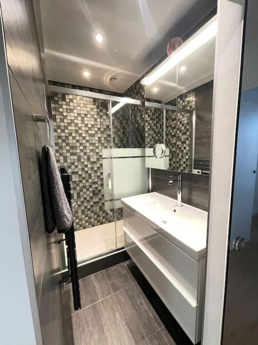 1 Bedroom With Ac Appartement