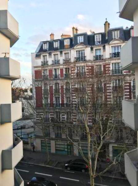 Merveille De Simplicite Proche De Menilmontant Et Des Buttes Chaumont Appartement Paris