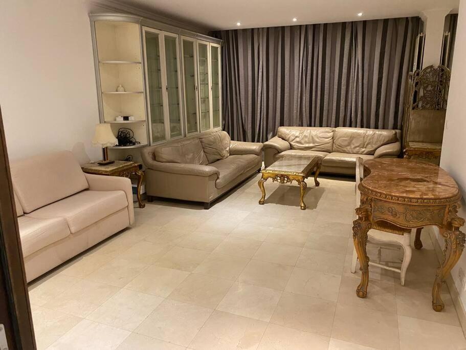 Apartment Privatise Et Non Louable Paris