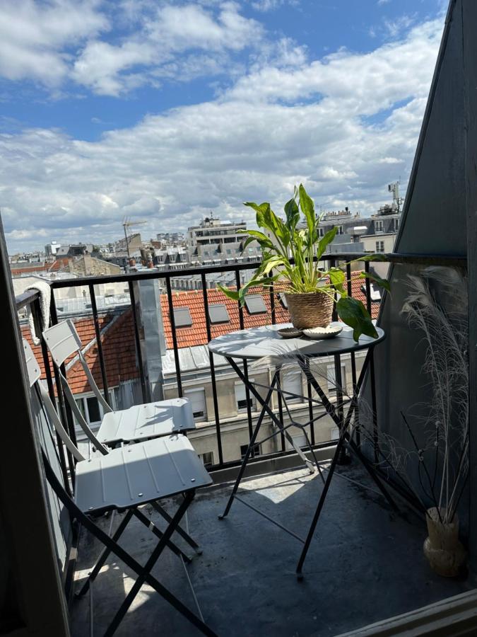 Appartement Studio Entierement Renove Place De La Bastille Paris