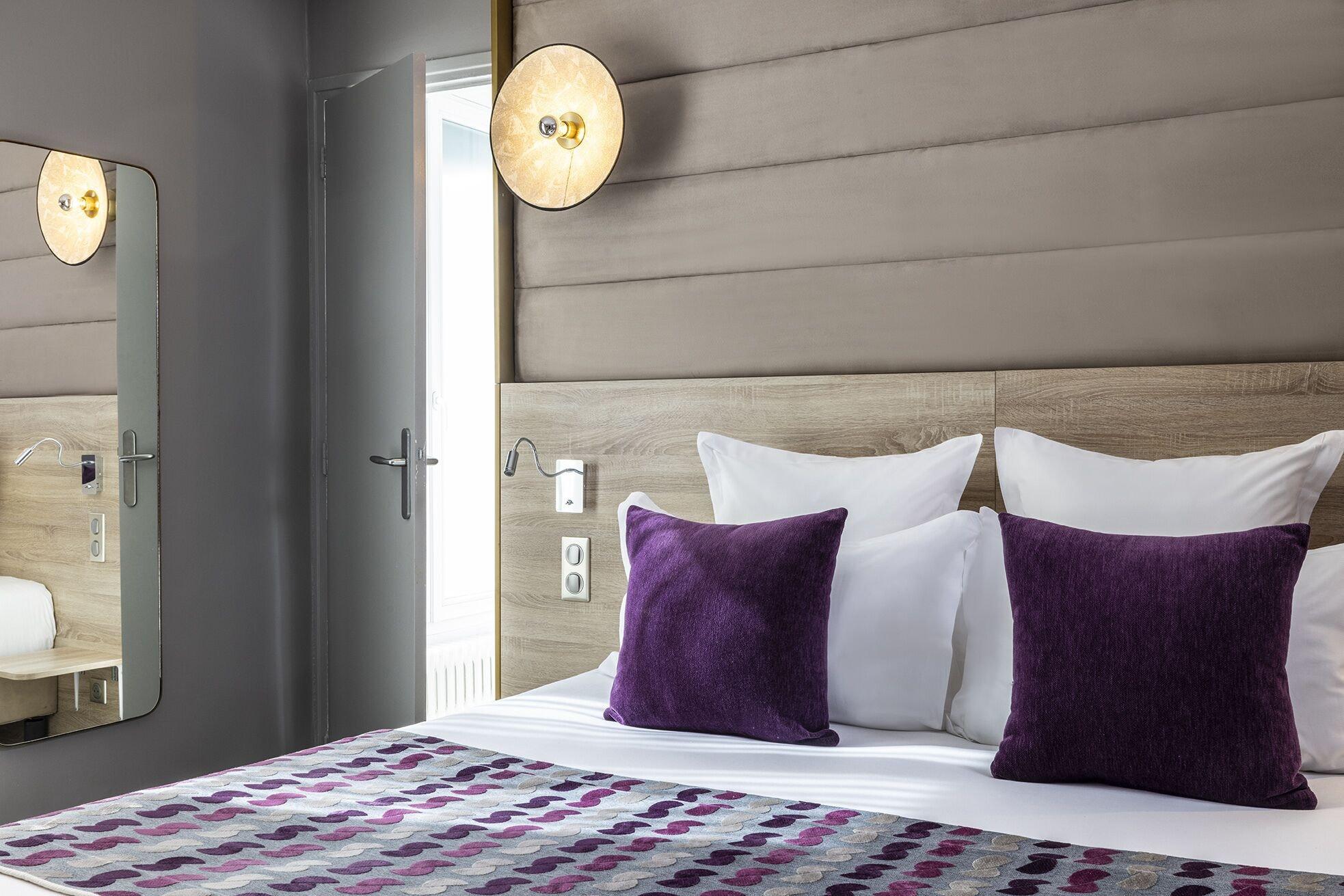 Hotel Nude - Color Vision