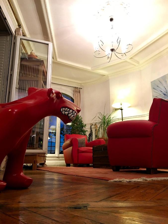 2 Bedrooms Chic 18th District Apartment Paris