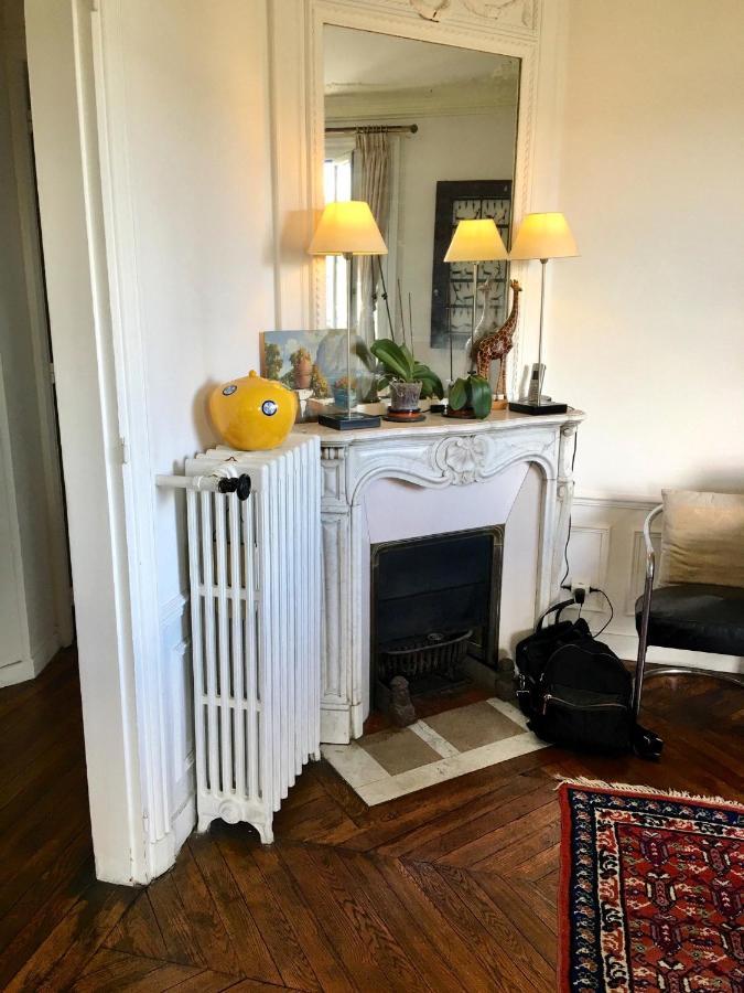 2 Bedrooms Chic 18th District Apartment