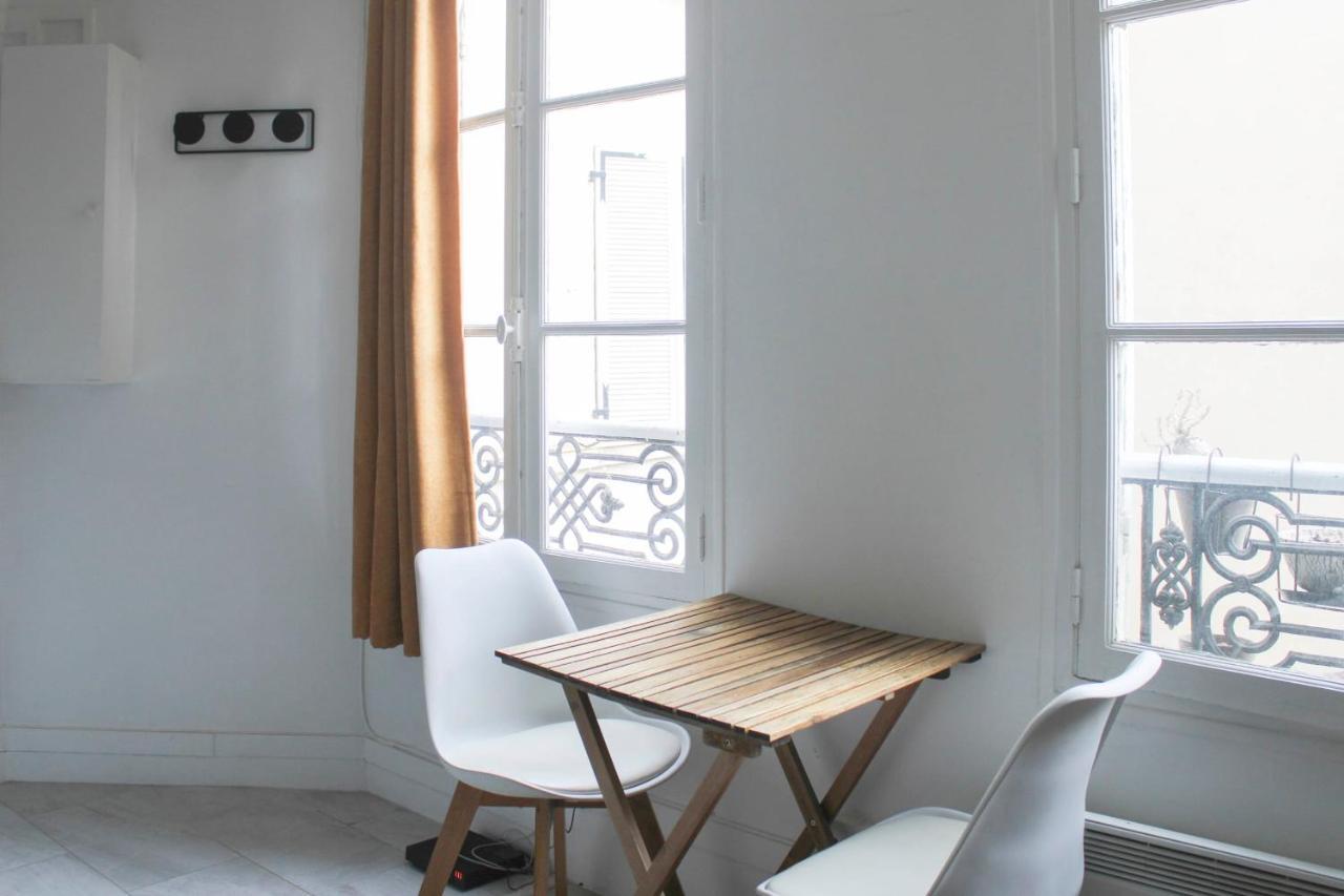 Apartment Charming Studio In The 8eme
