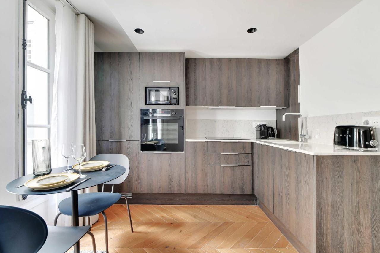 Brand New Modern Studio In Central - 2p - B1