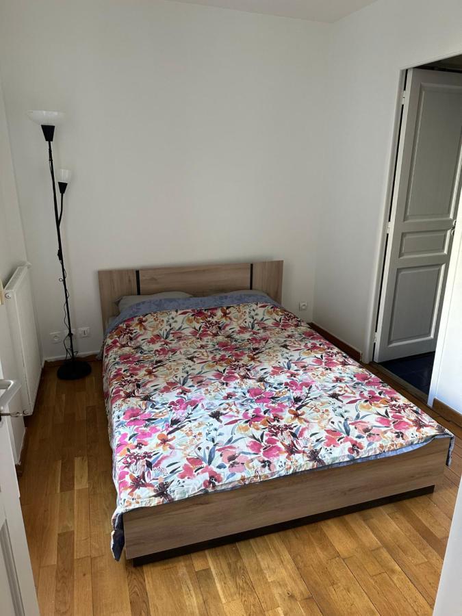 2 Pieces Champs-elysees Apartamento