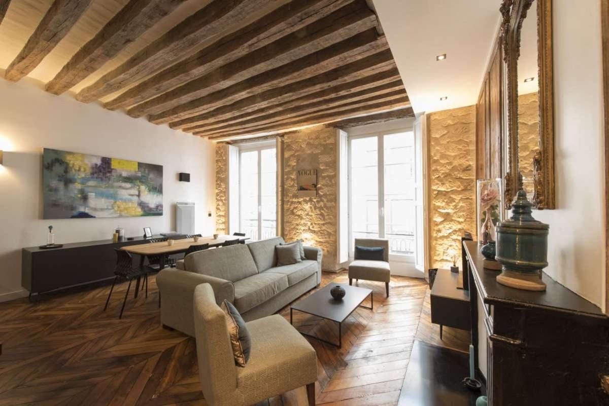 Apartment Contrevents *