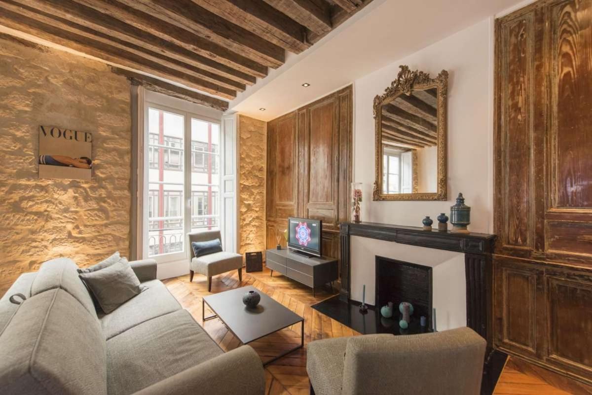 Apartment Contrevents