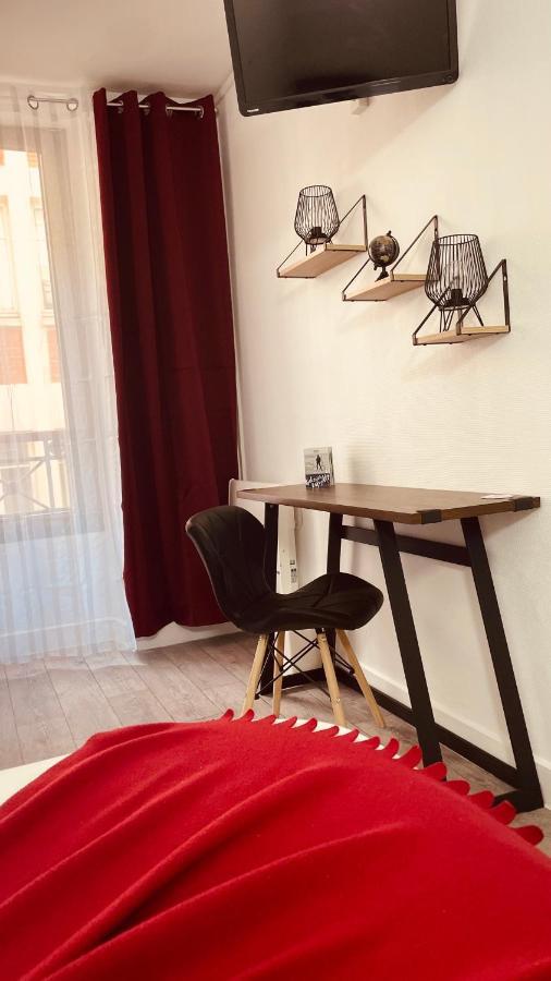 Louvain Hotel *