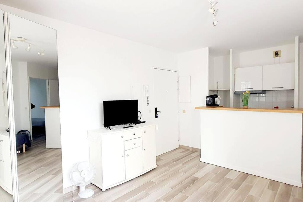 Bel F2 Avec Terrasse Apartamento