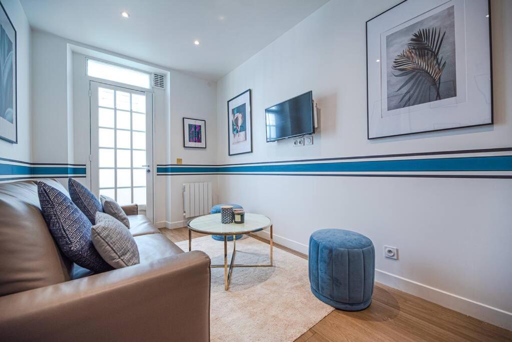 Apartment Flat In The Marais I Paris