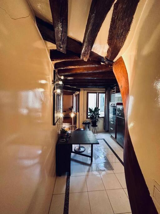 Apartamento Artist's Loft In Center Paris