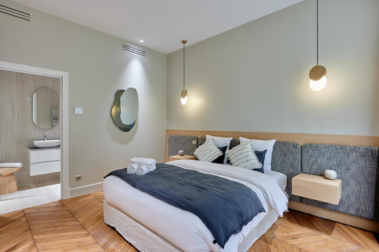 Center Of By Prestige Paris