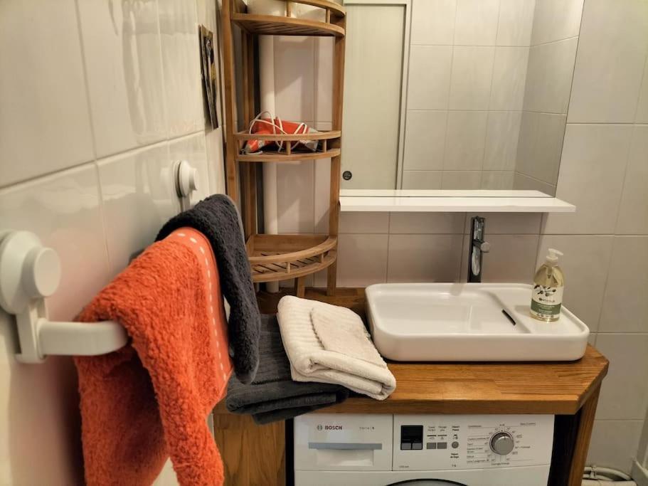 Apartment Cozy Bastille With Balcony Paris