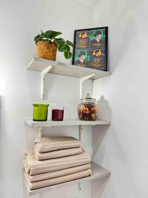 Amelie Poulain Studio In Heart Of Montmartre Apartment Paris