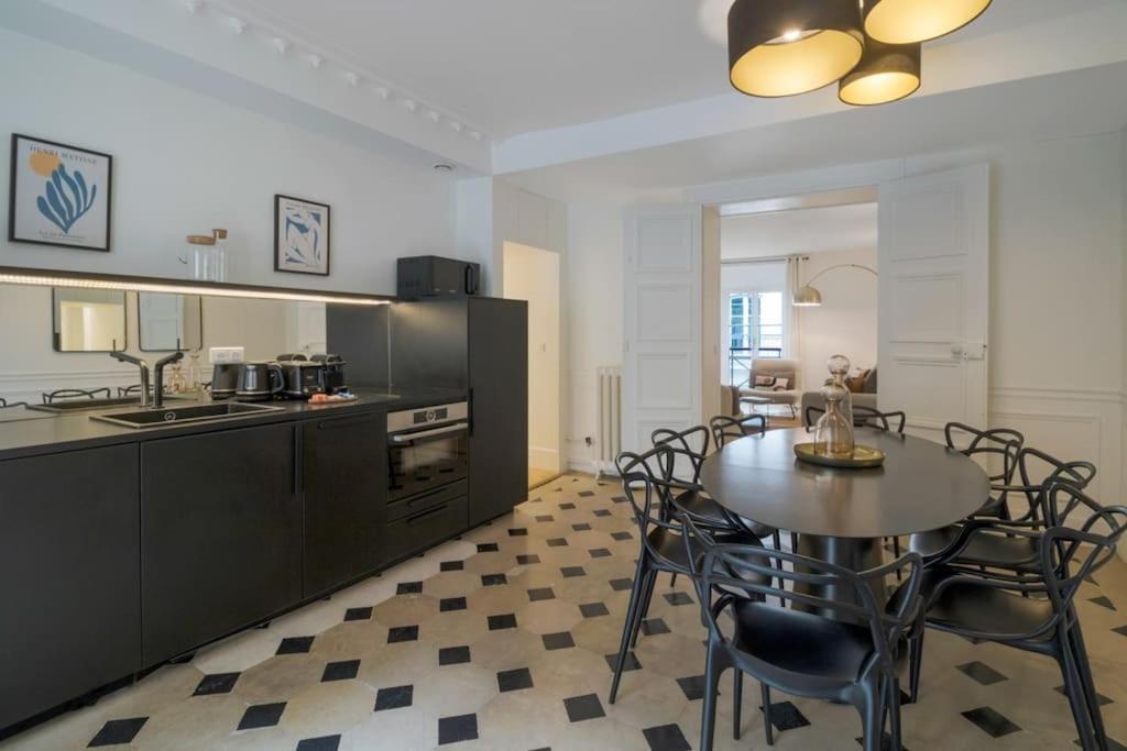 Amazingapartment #gallerieslafayette #madeleine#ac Apartment *