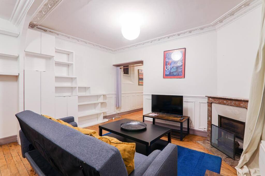 Studio Tour Eiffel Garibaldi Apartment Paris