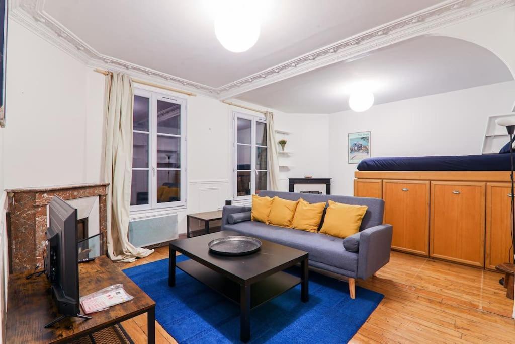 Studio Tour Eiffel Garibaldi Apartment Paris