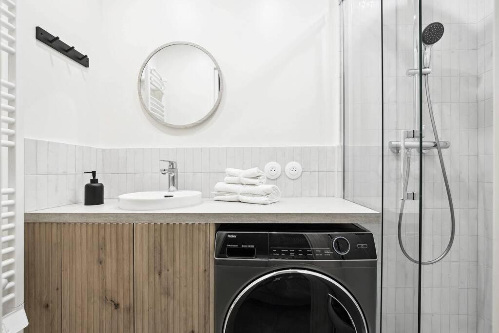 Mykeypers - Cosy & Design Parisian Flat 4p - Batignolles Apartment *