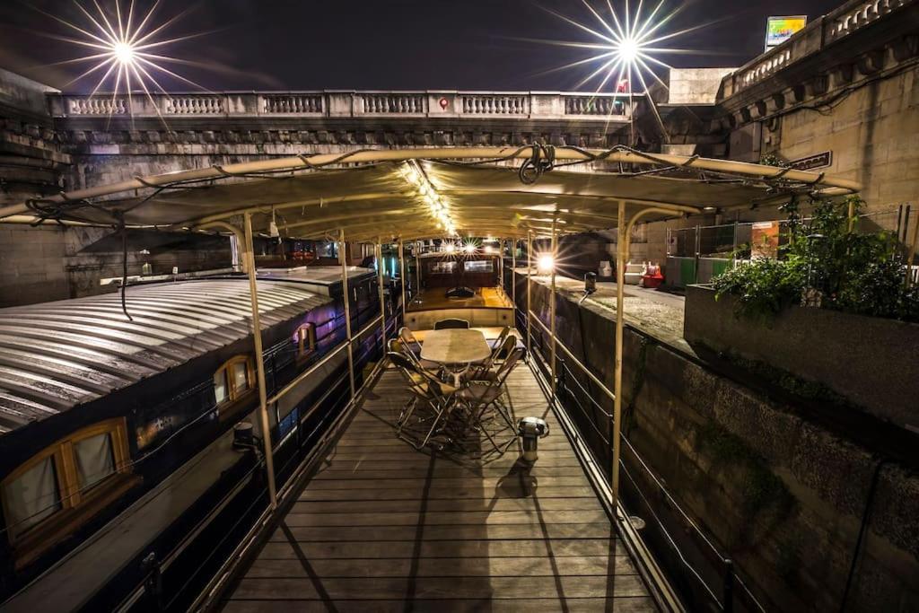 Botel Classic Riverboat In The Center Of Paris