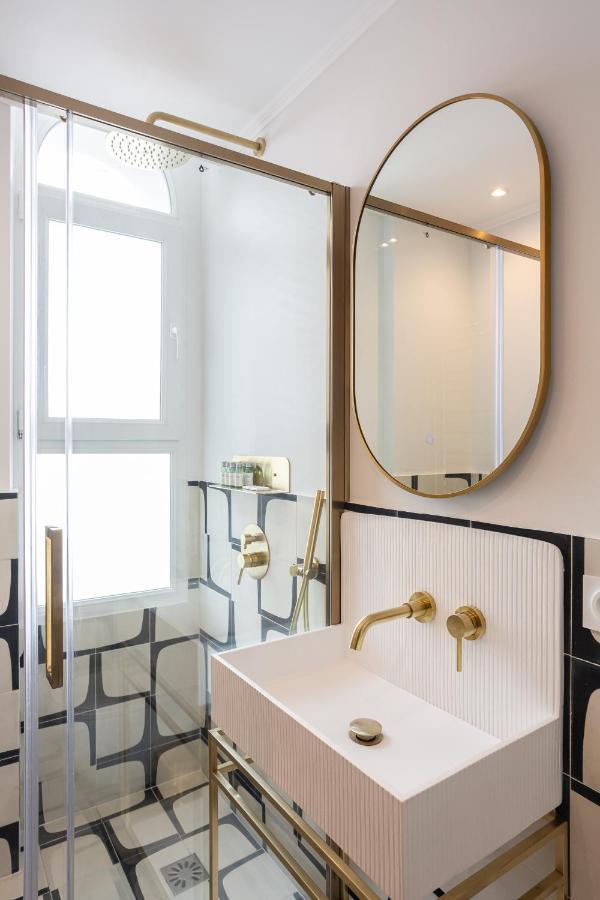 The Blue Downtown Montmartre Apartment