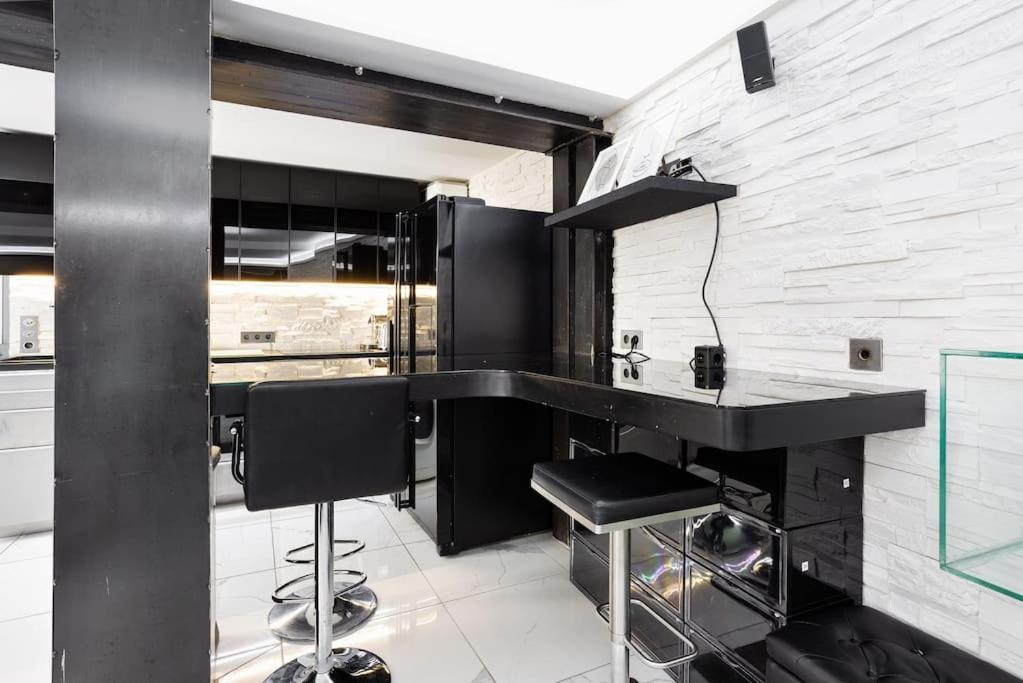 Modern Loft In Center! * Paris