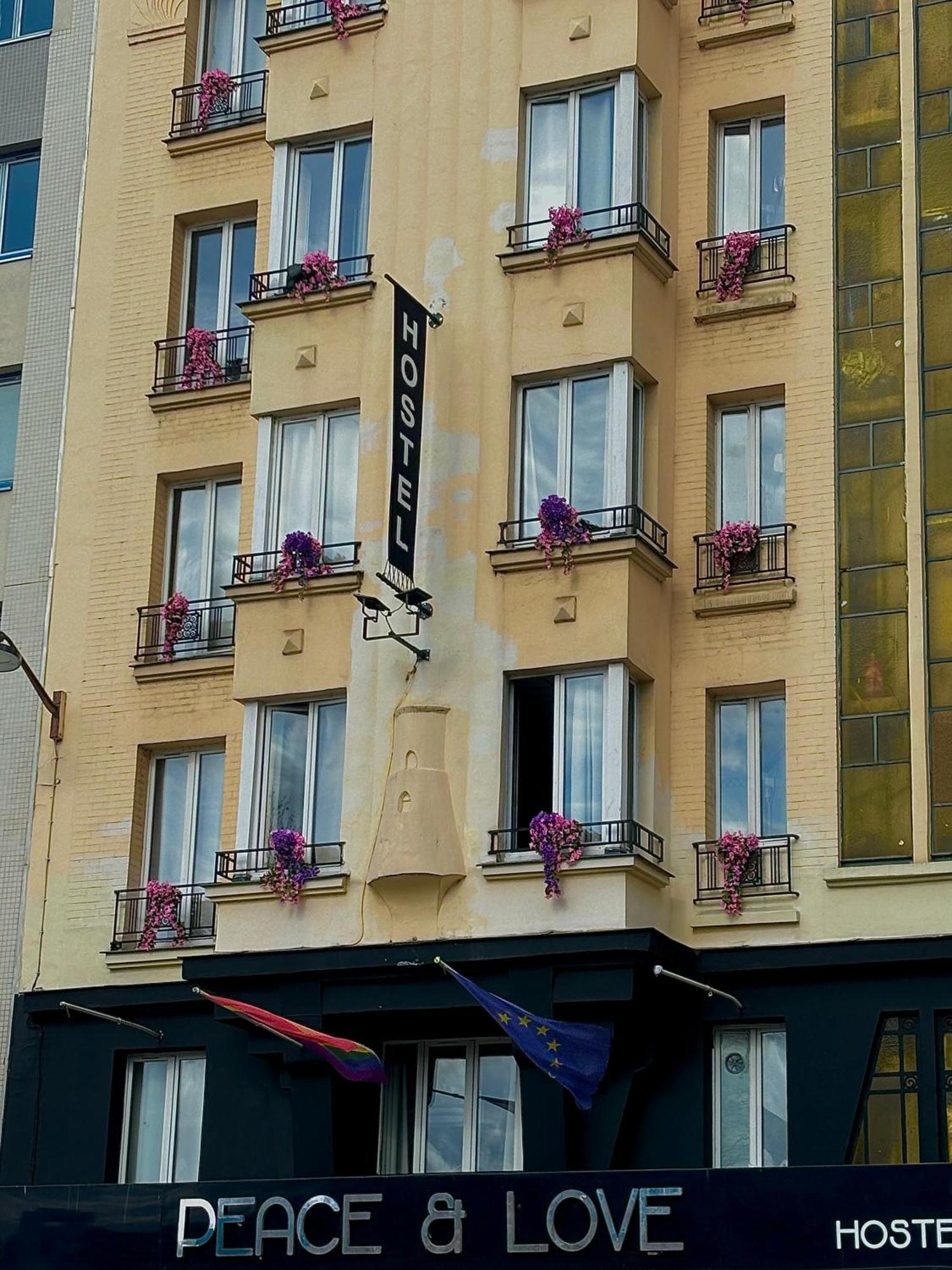 Peace & * Paris